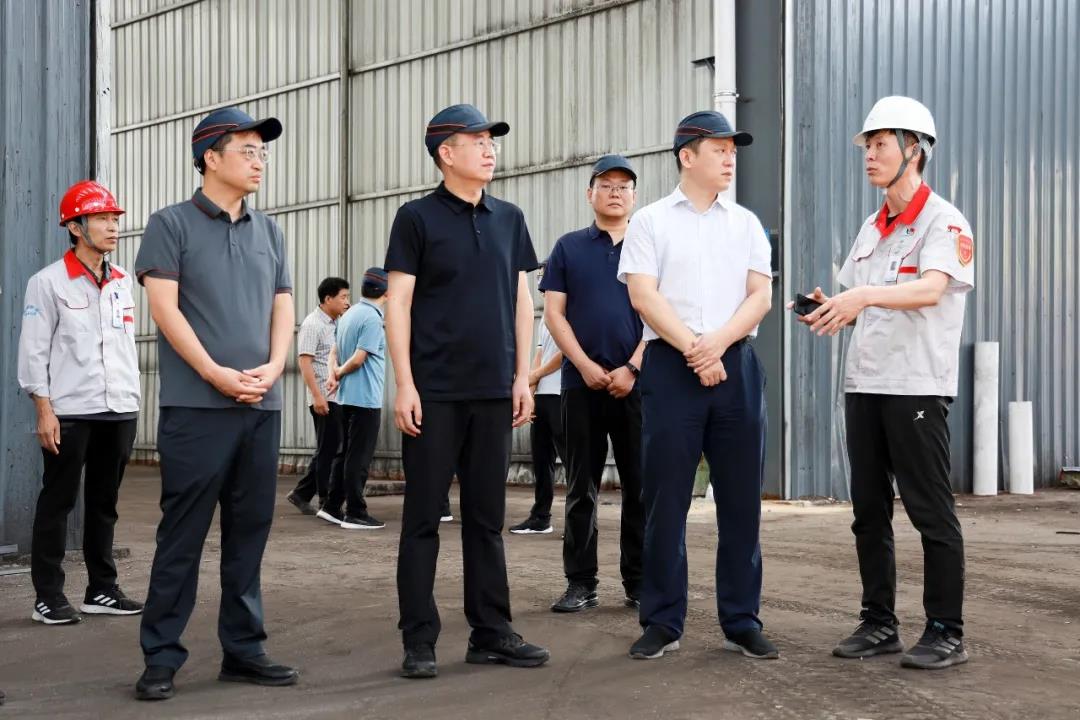 市委常委、副市長(zhǎng)、翼城縣委書記王淵到華翔（翼城）新材料科技園現(xiàn)場(chǎng)辦公